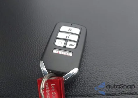 2018 Honda Pilot Touring z USA, uszkodzony, nr VIN 5FNYF5H99JB017044